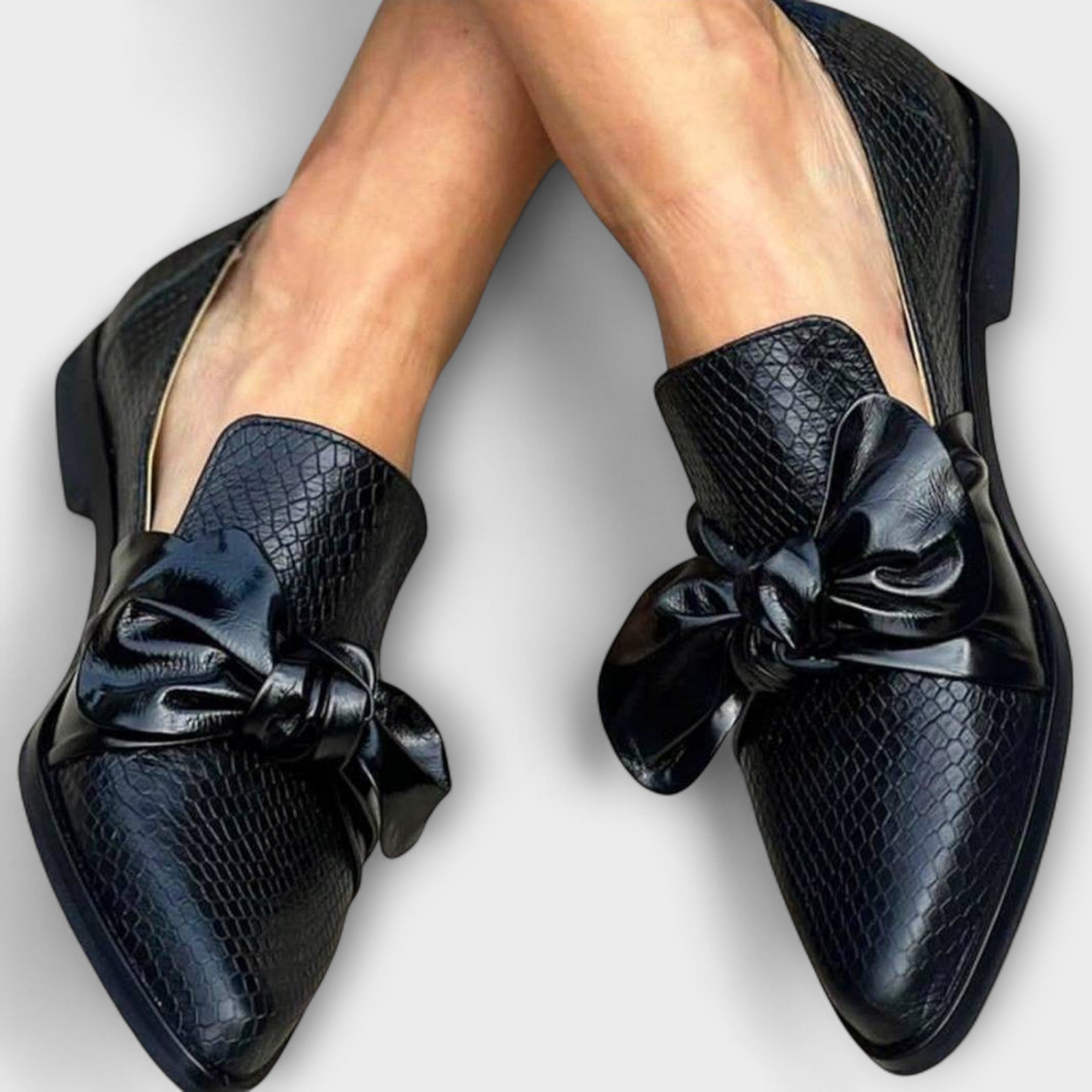 Sofia - Moccasin with Bow Detail